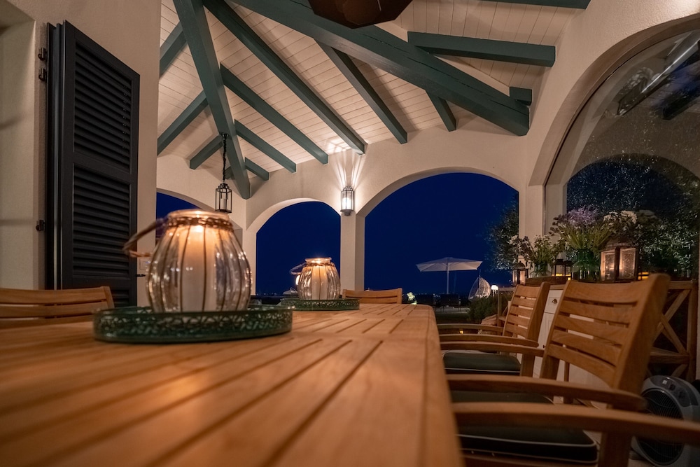 Charming Green and Blue Villa by Wonderful Italy