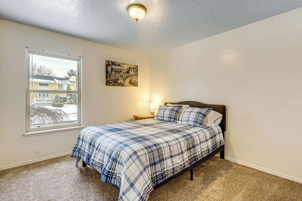 Fenced Yard, Patio: Family-friendly Pocatello Home