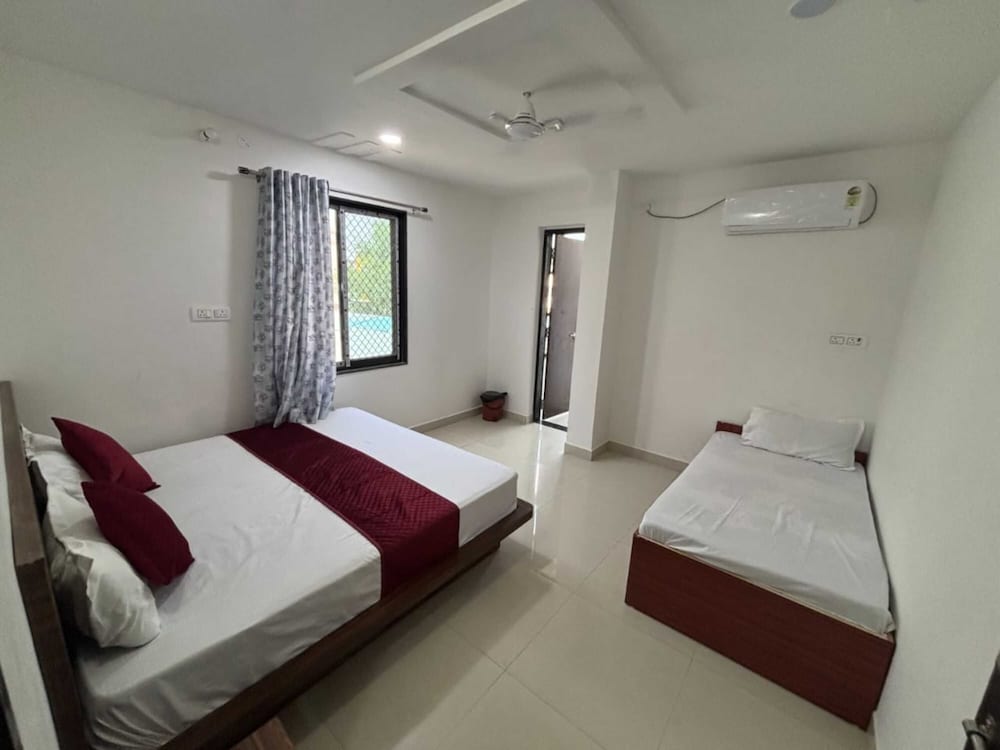 Hotel Shree Radhe Laxmi