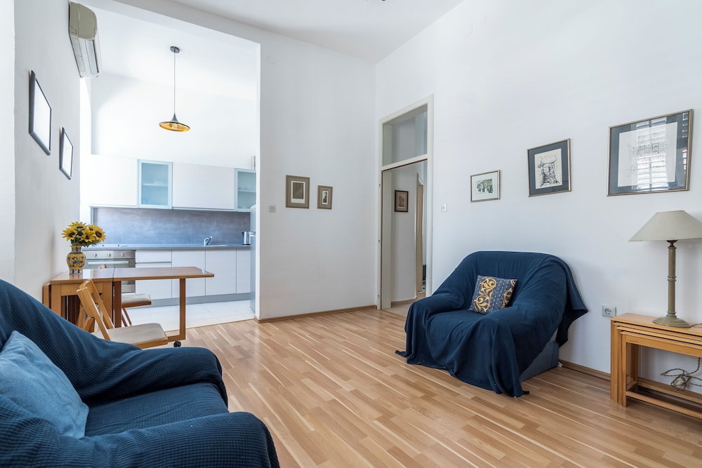 Central Cathedral Apartment view 5