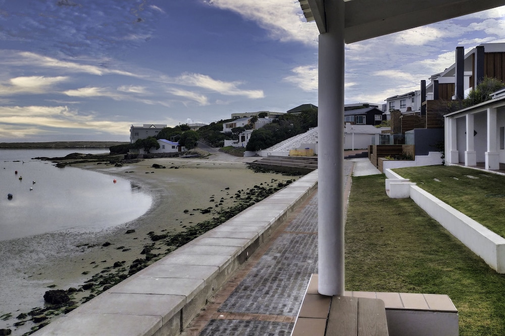 Sea Cottage, Langebaan 4-Sleeper view 3
