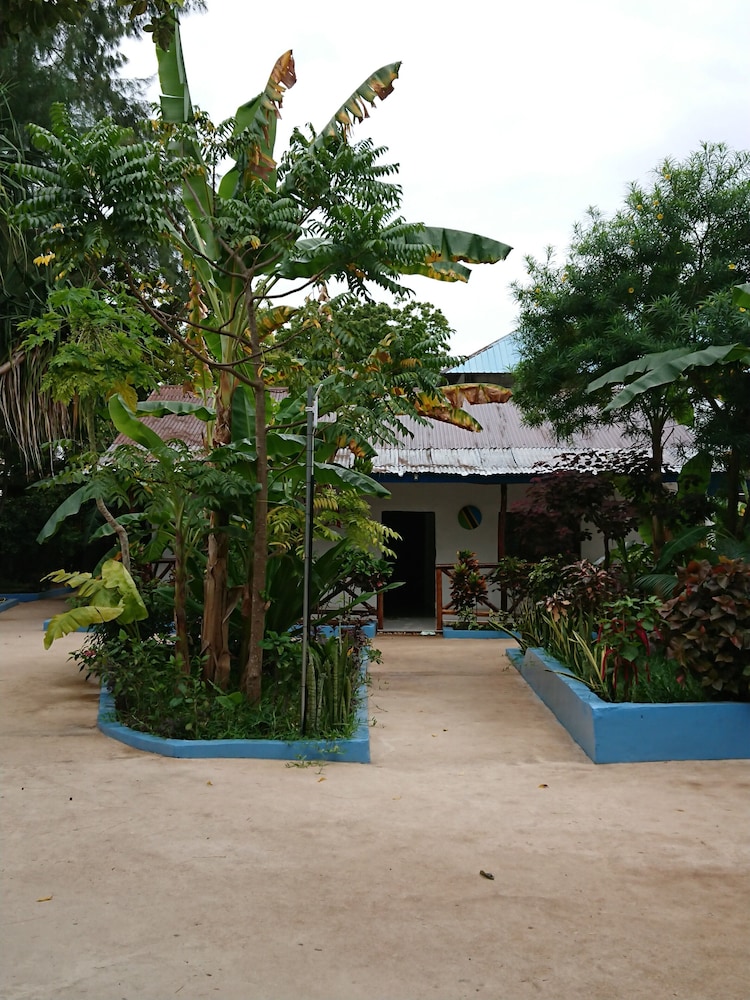 Tuna Nungwi Beach Bungalow