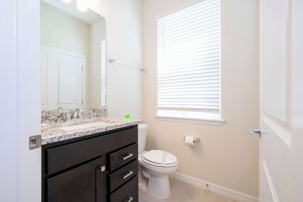 Stunning 7Bd Jacuzzi Pool & Close To Disney @ Windsor Cay 16217
