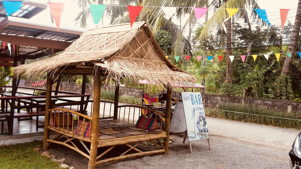 Pinky Bungalows Resort
