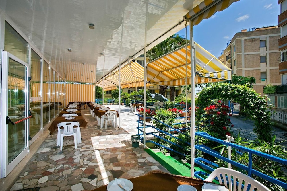 Hotel Antares