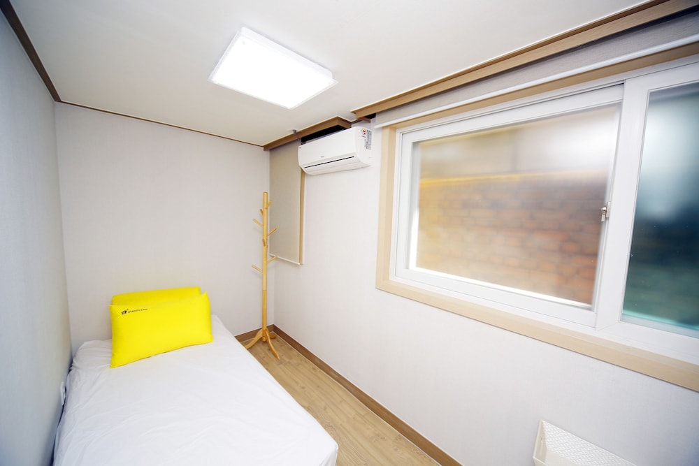 24 Guesthouse Seoul Cheongryangri