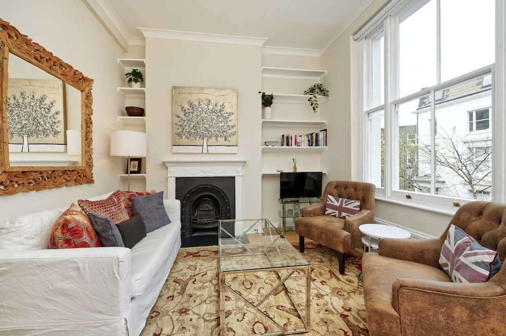 Flying The Flag For Earl's Court by Underthedoormat