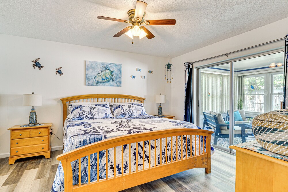 6 Mi to Hudson Beach: Port Richey Home w/ Patio!