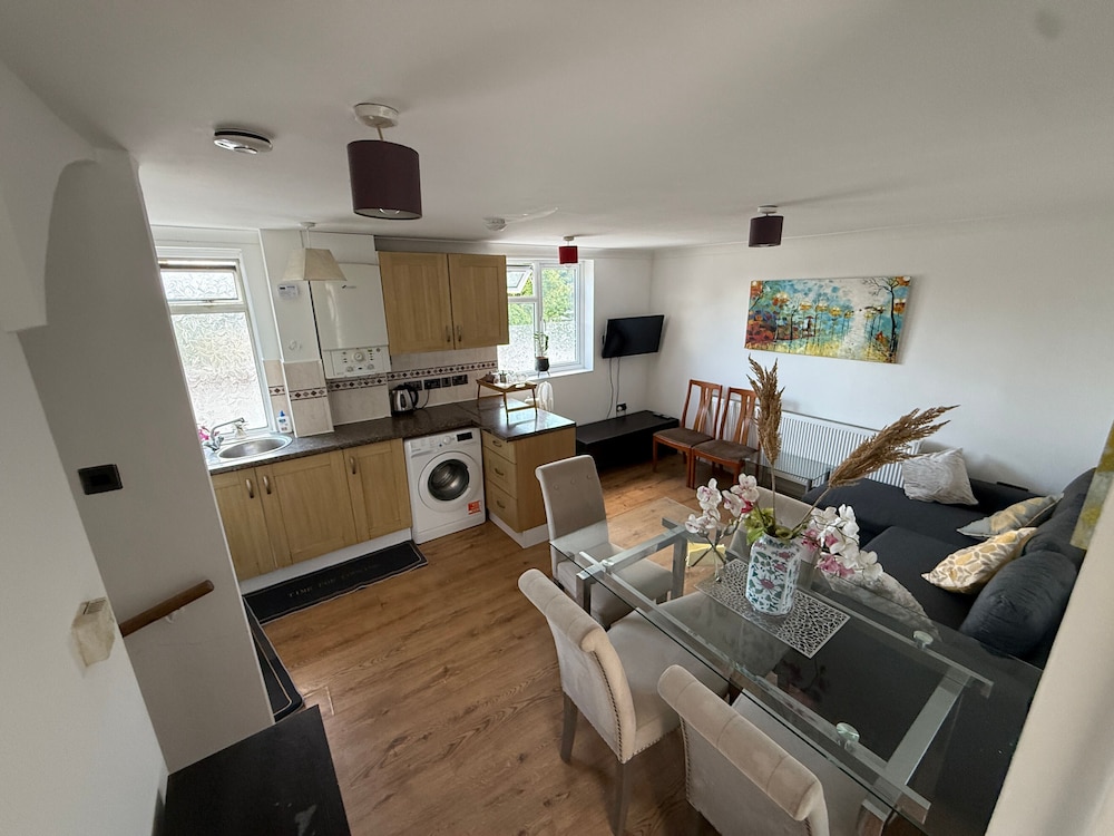 Duplex Sleeps 4 With Pets Allowed