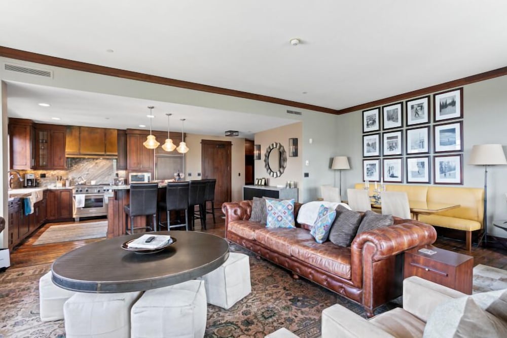 Arrowleaf Lodge- Three Bedroom Residence #307 3 Condo