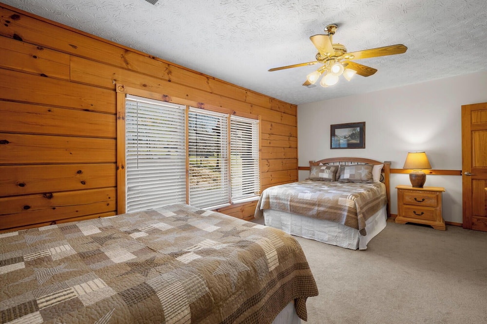 Country Pines Lodge