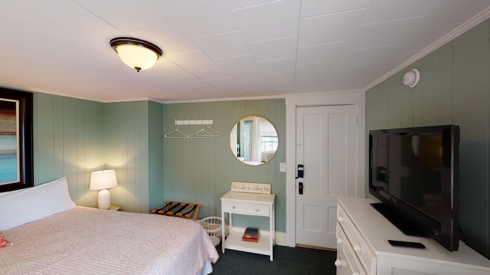 Lakeview House & Cottages