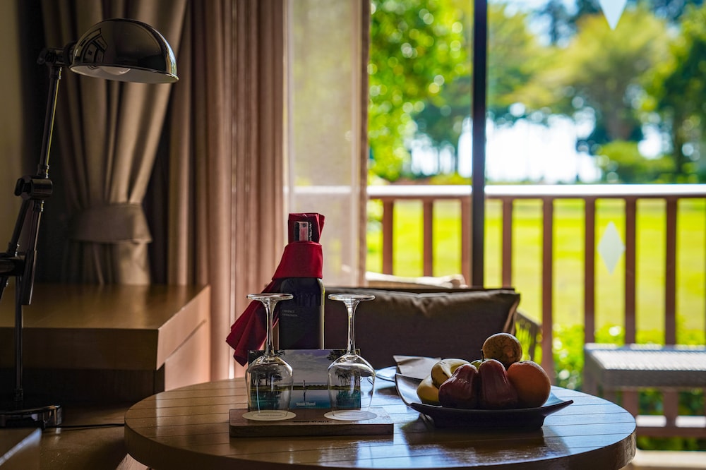 Dusit Thani Krabi Beach Resort 25