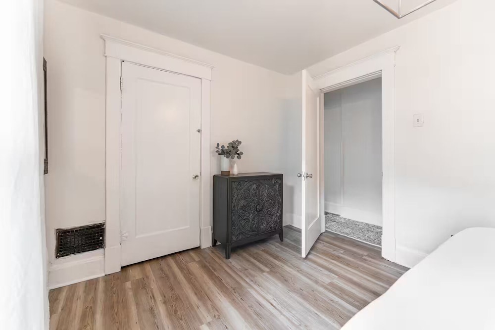 Cozy 3BR Home in Bates-Hendricks