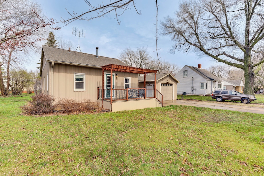 Charming Spirit Lake Home - 6 Mi to Arnolds Park!
