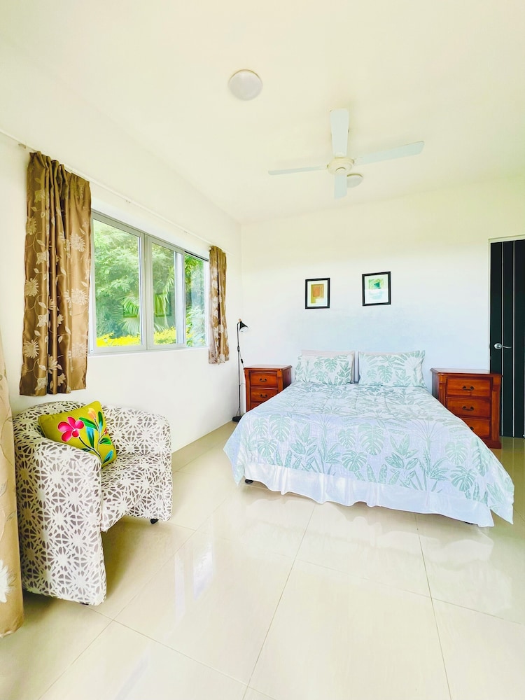 Nikao Hillside Suite