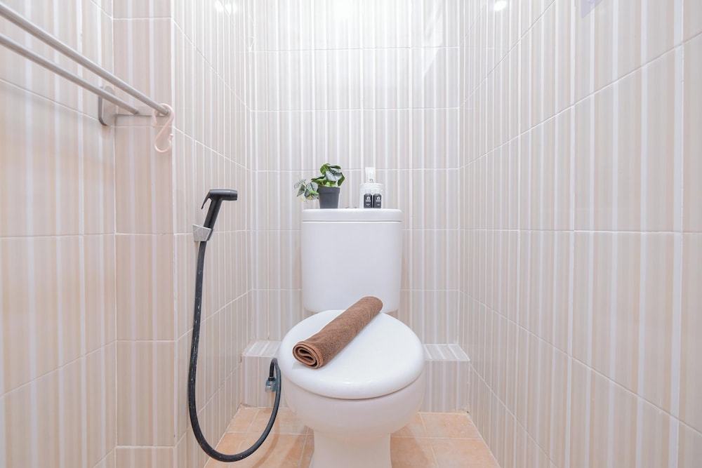 Homey 2Br Apartment At Cinere Resort Near Cinere Mall
