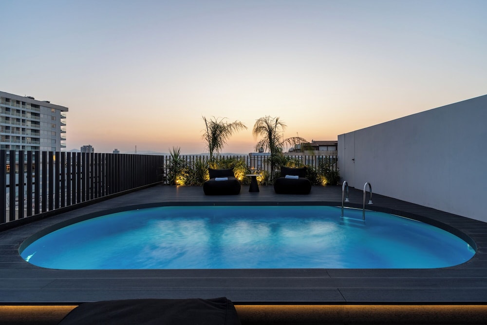 The Penthouse - 3BR Seaview in Larnaca
