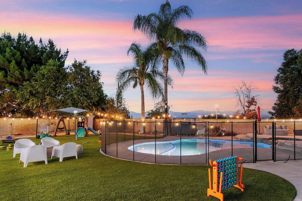 Luxury Pool Home w Theater Games & Mountain View