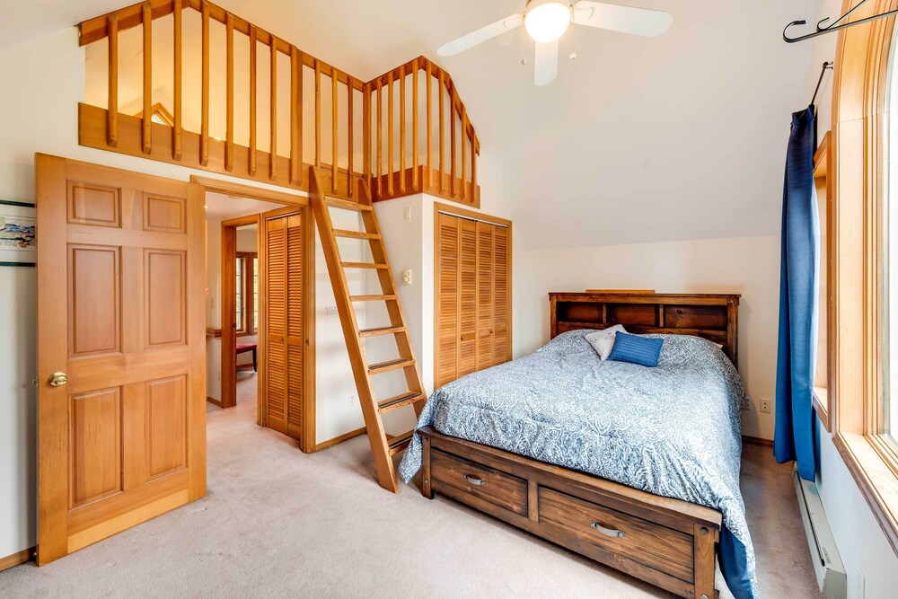 Juneau Vacations - Juneau Vacation Home: Stunning View  Beach Access - Property Image 27