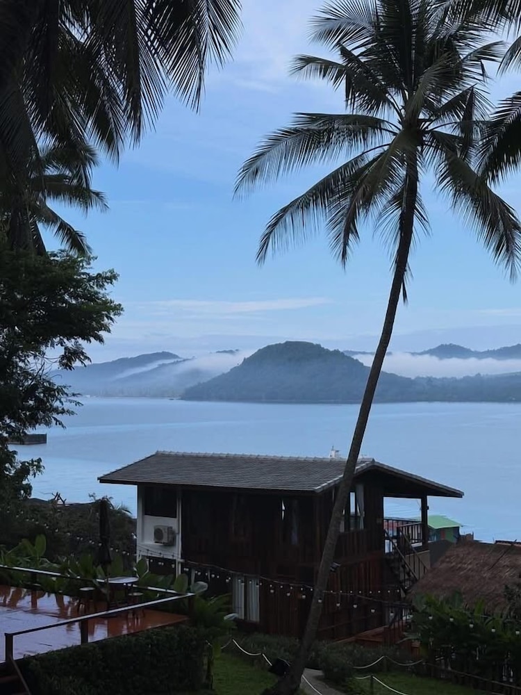 Baan Lhong View Lay