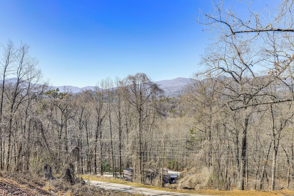 Near Hiking & Rafting: Bryson City Gem w/ Hot Tub!