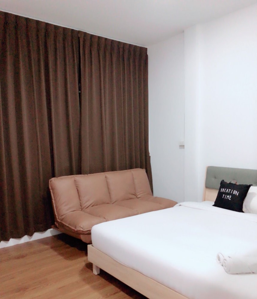 Thepnakorn Hotel