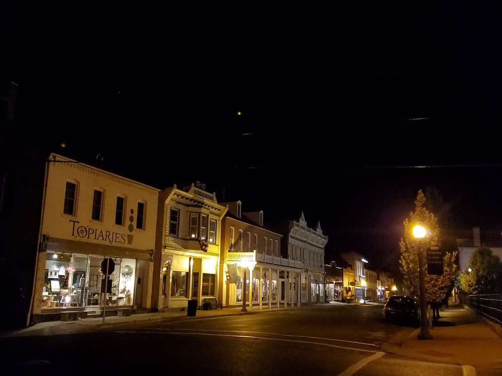 Historic Iron Horse Inn