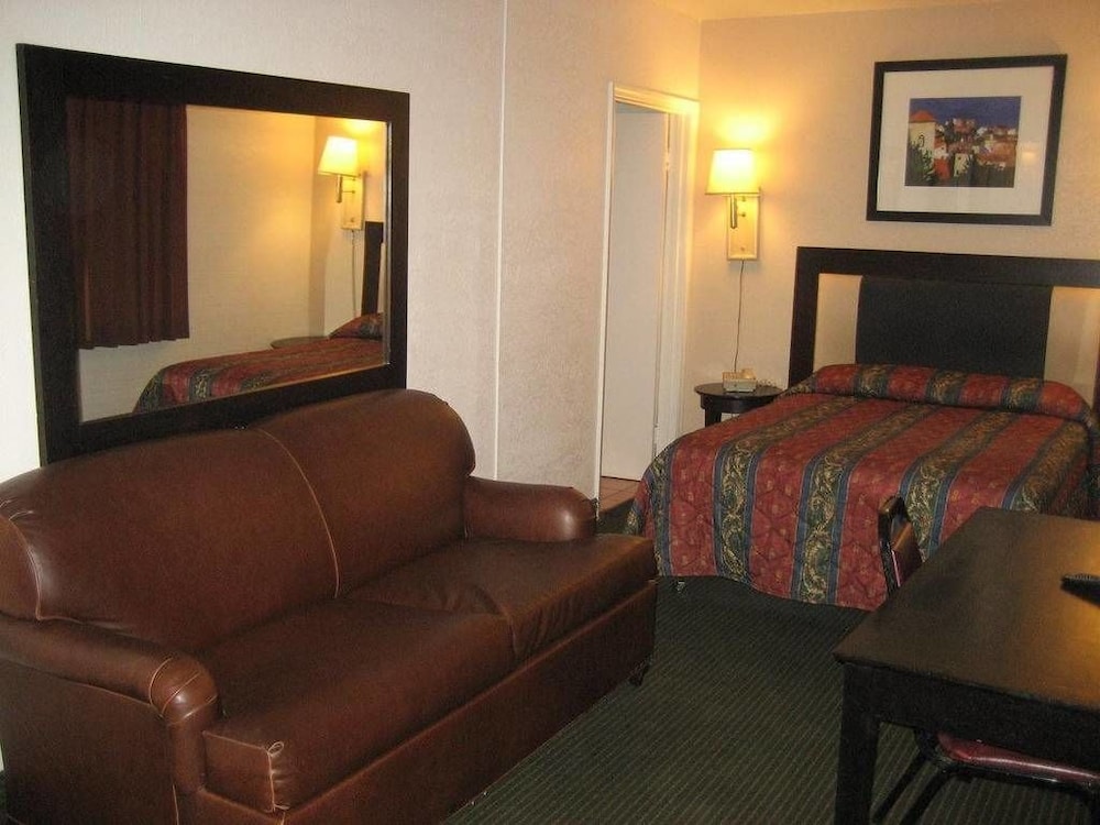 Starlite Motel - Property Image 25