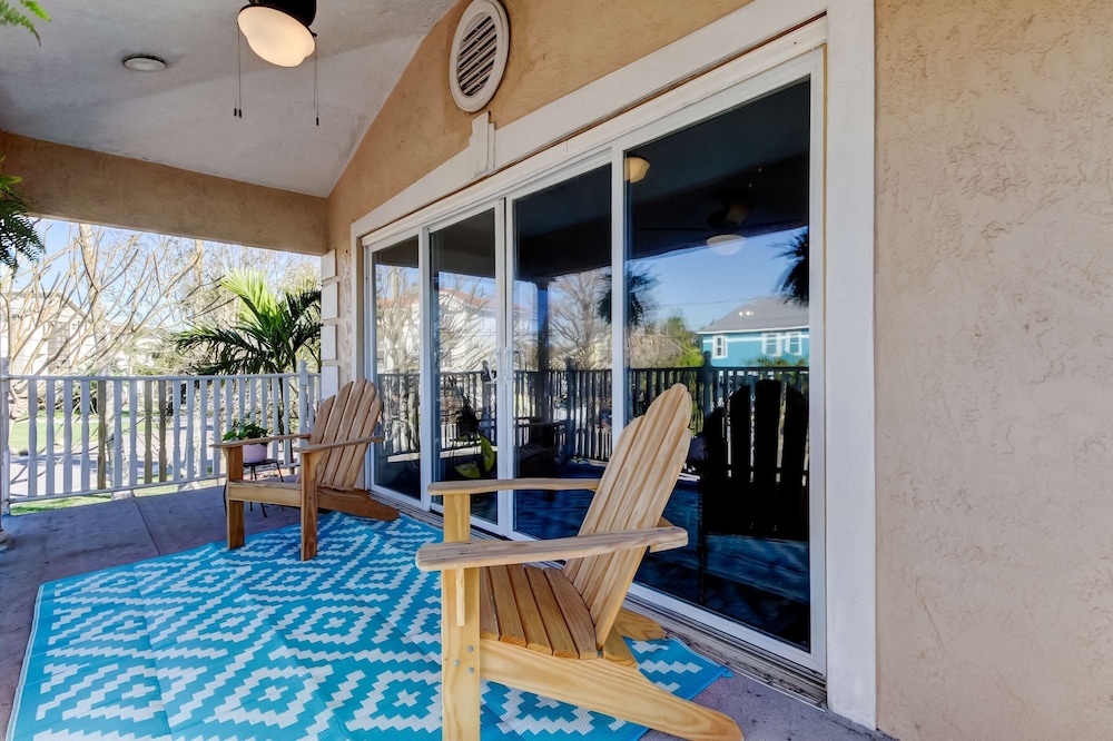 Simple Rooftop Gem 2 Blocks 2 Beach Pets Allowed