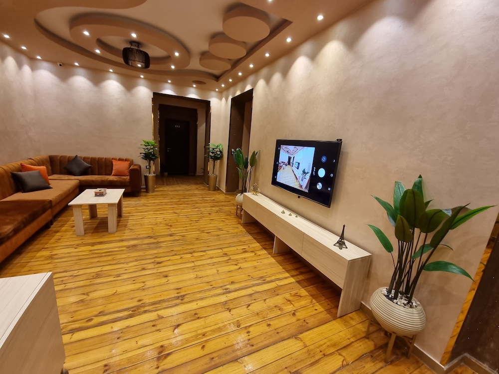 Cairo plaza 2 hotel