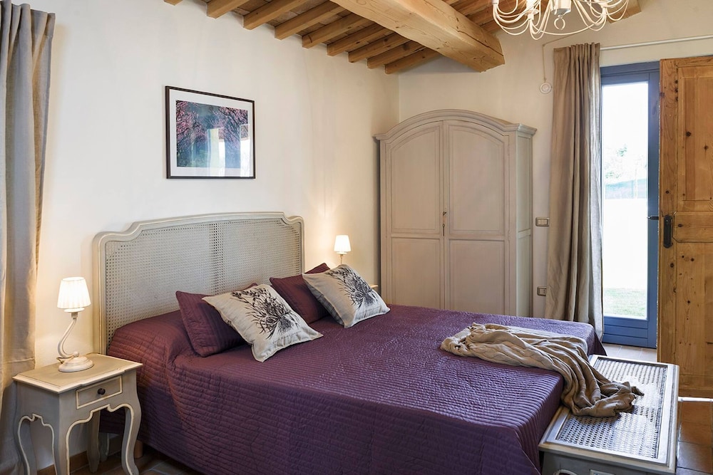 Villa Elettra 12 2 by Marche Holiday Villas