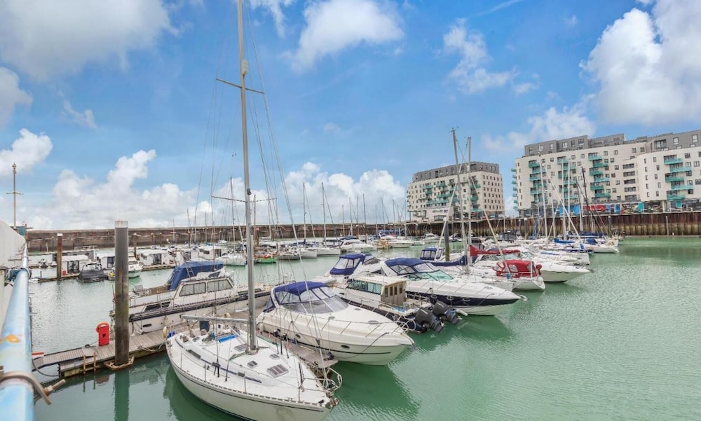 On the Water 2 -waterside Studio With Terrace Overlooking the Harbour view 3