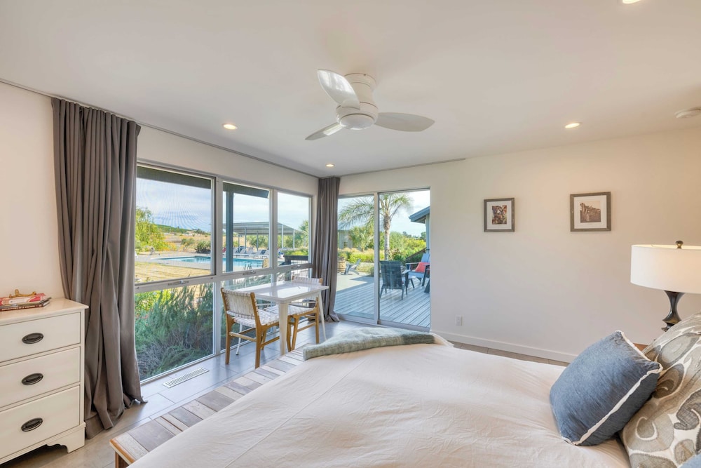 Coplan Vineyards by Avantstay 10-acre Estate w/ Pool, Spa, Bocce & Designer Interiors