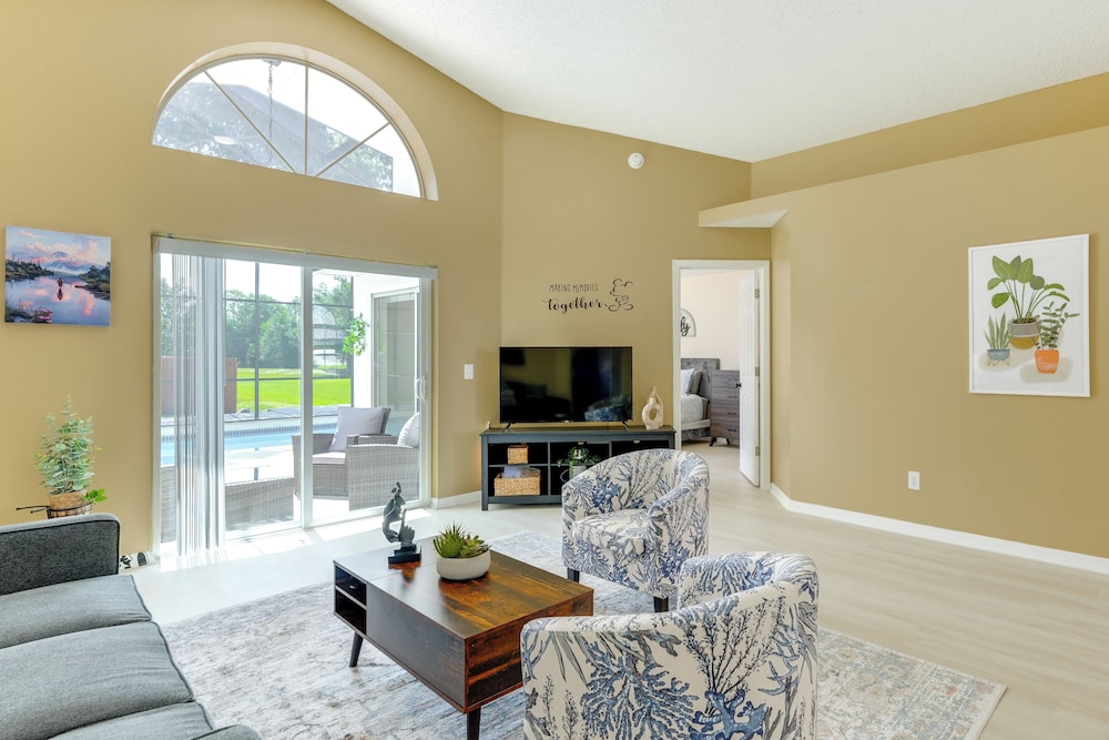 Sunny Skies & Disney Days: Davenport Home w/ Pool!