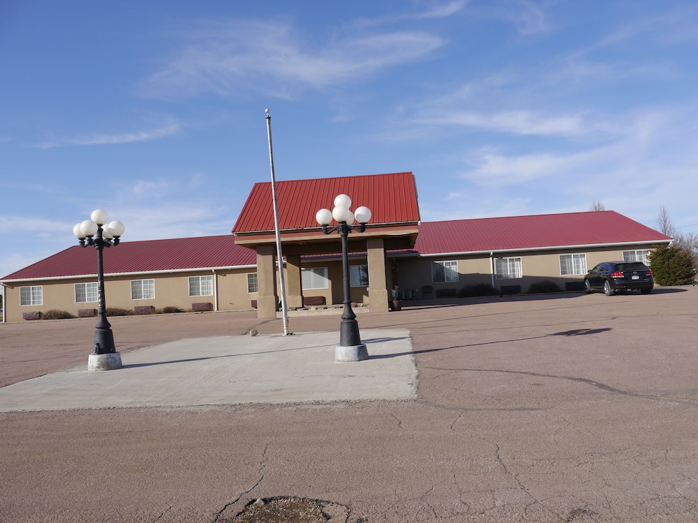 Westwood Inn & Suites Kimball I 90