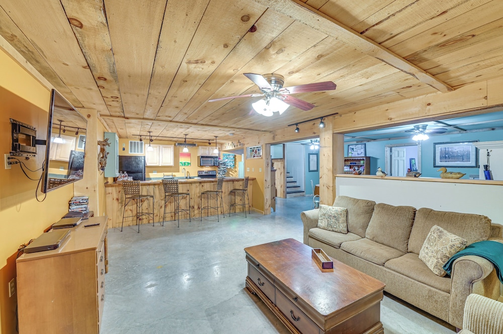Fire Pits, Deck & Views: Catskills Home!