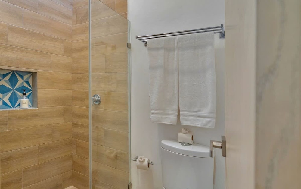 Great Located Spacious 2 BR Apartment With Amazing Terrace by Waves Management