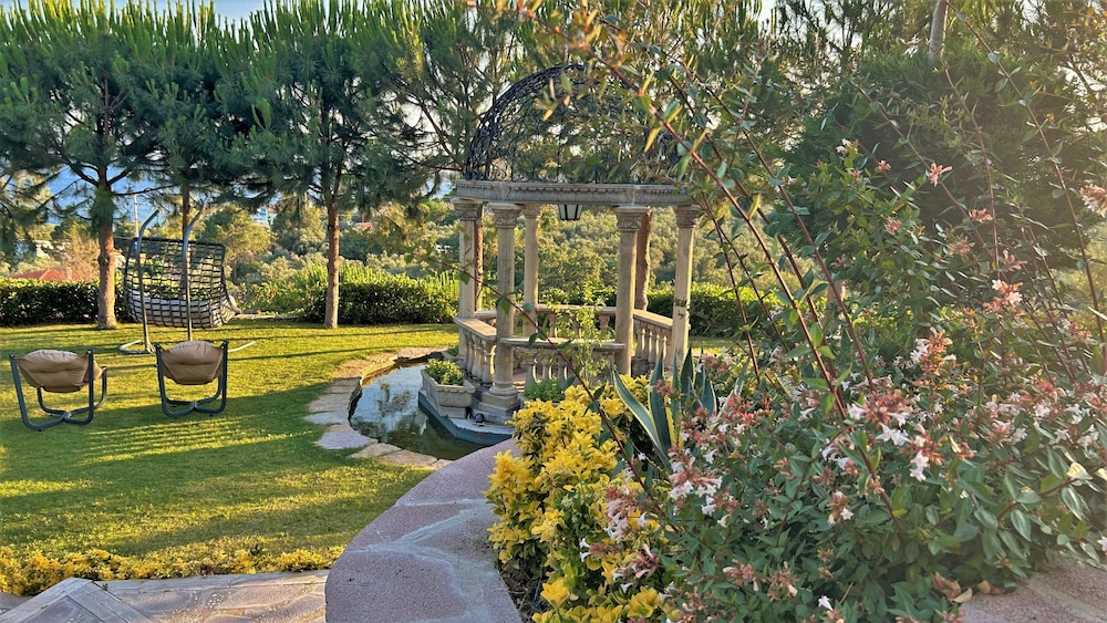 Assos Longevity Hotel