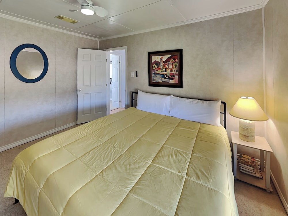 Surfside Crab Retreat by Ryson Vacation Rentals