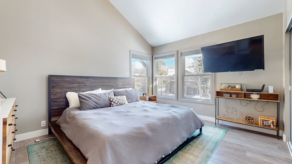 Snowcreek V #888 3 Bedroom Condo