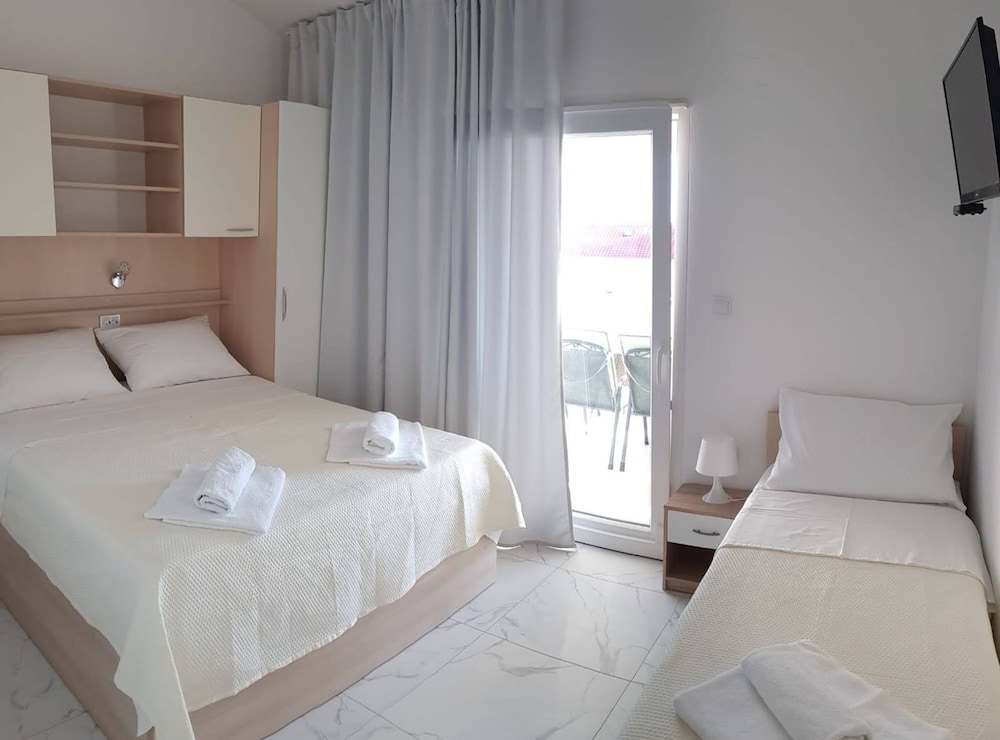 Apartments Sun Dance With Heated Pool
