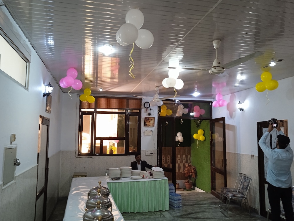 Hotel Raj Mahal
