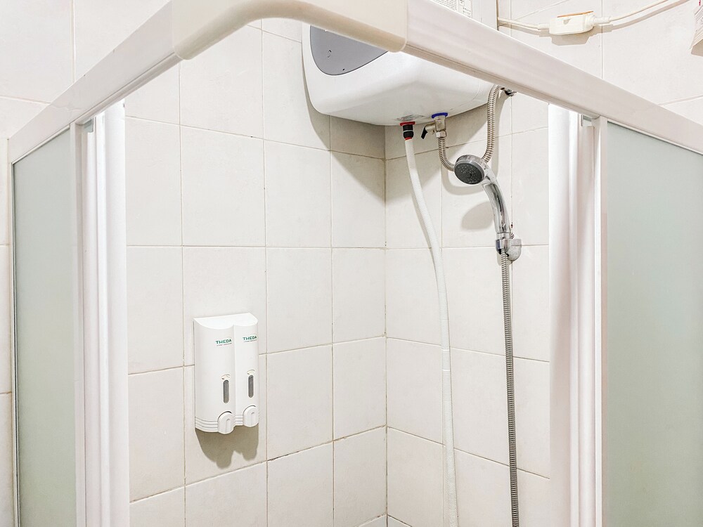 Good Deal And Restful 1Br At Apartment Thamrin Residence