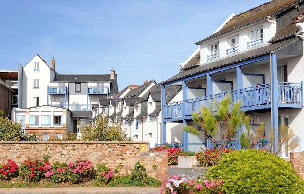 Apartment in Tregastel Near Renote Island