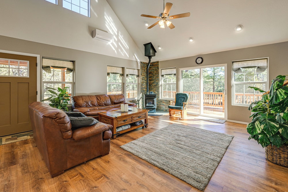 Pet-friendly Blue Ridge Cabin: Wraparound Deck!