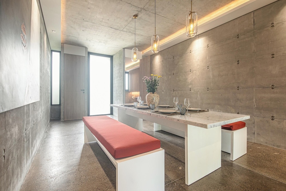 Modern 2BR Villa Enclosed Living Heart of Canggu