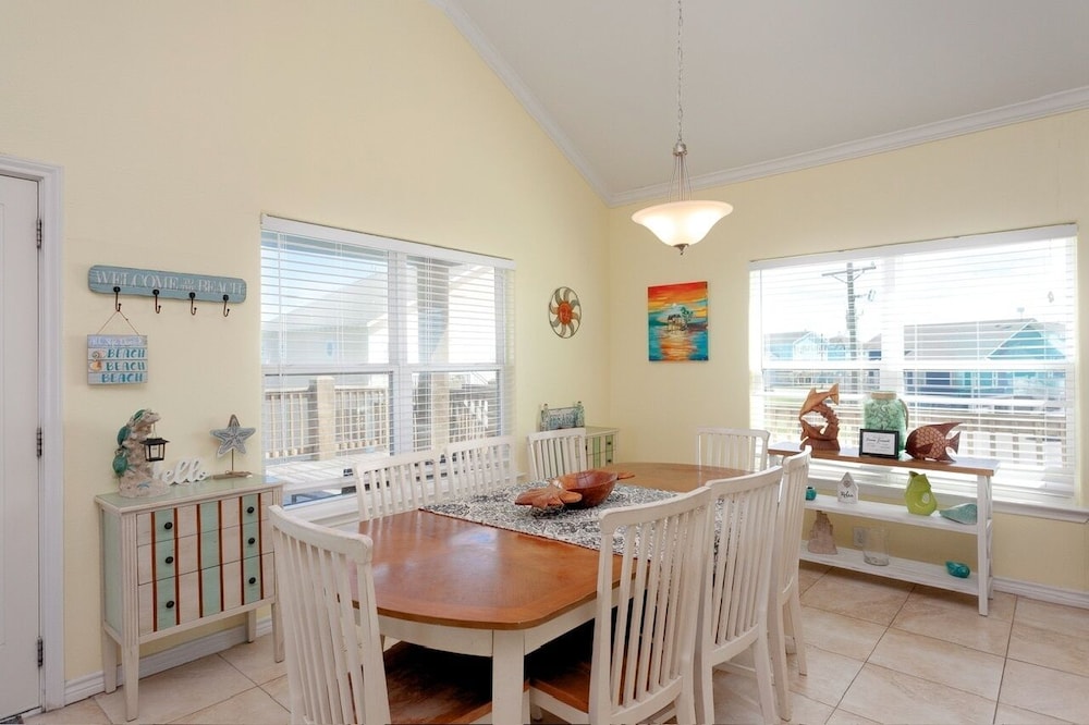 A Sassy Seagull 3 Bedroom Home