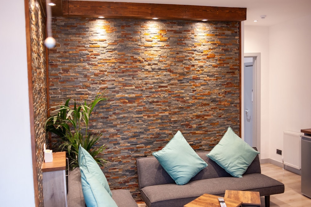 Stay With Empire- Dickson Road view 5