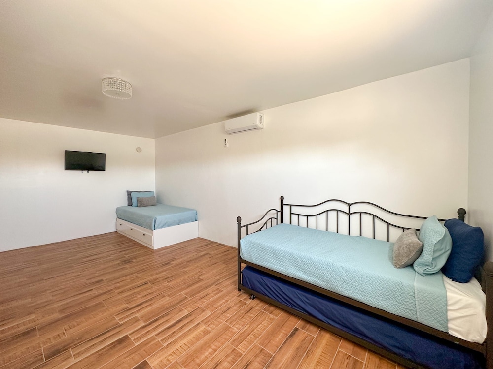 Spacious 3BR House Near Iconic Sandy Beach